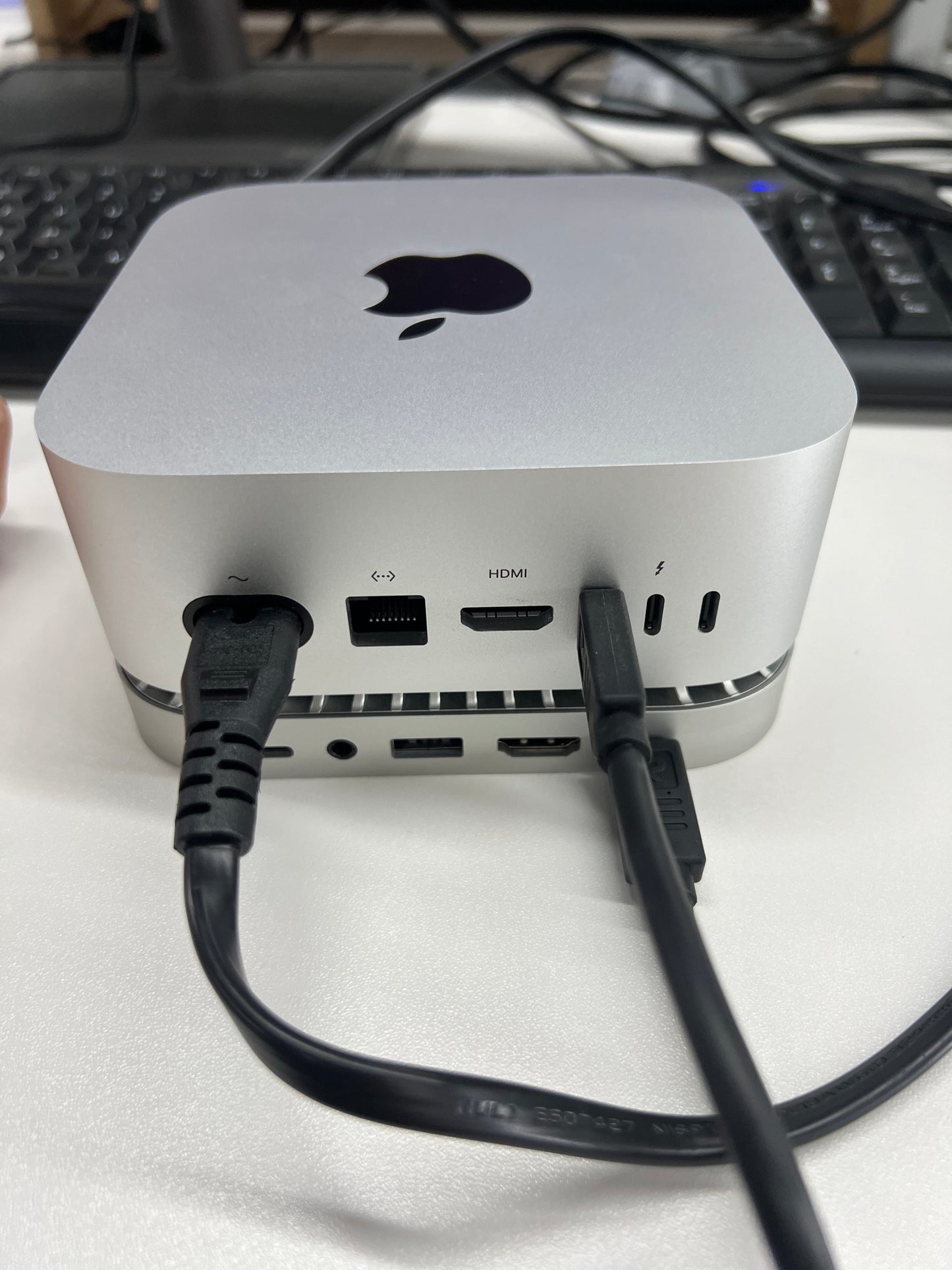 New M4/2024 Mac Mini Hub & Stand with NVMe/ M.2 SATA SSD Enclosure for All New Mac Mini M4/M4Pro