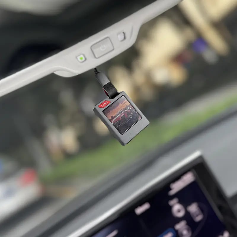 Customizable E-Ink Bluetooth Tracker with Photo & Contact Display