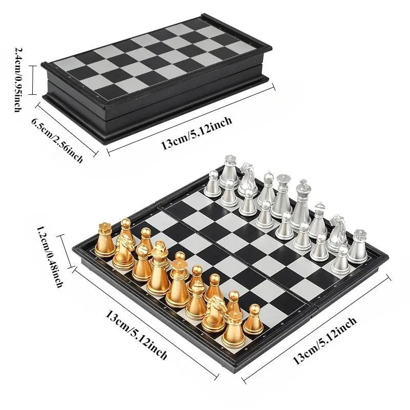 Mini magnetic chess set dimensions — folded 13 x 6.5 x 2.4 cm, open 13 x 13 cm