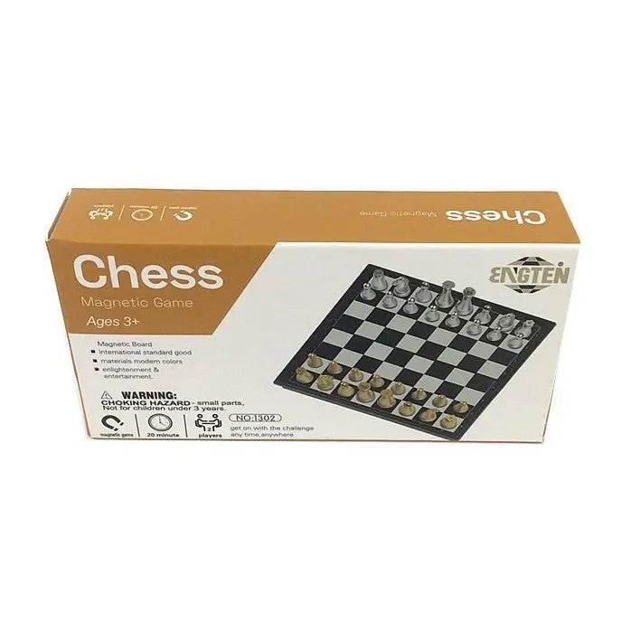 Mini magnetic chess set retail box